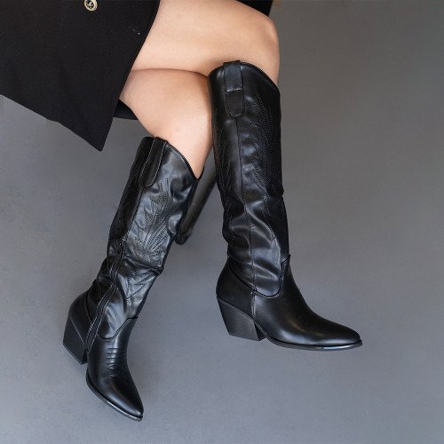 Roman Black