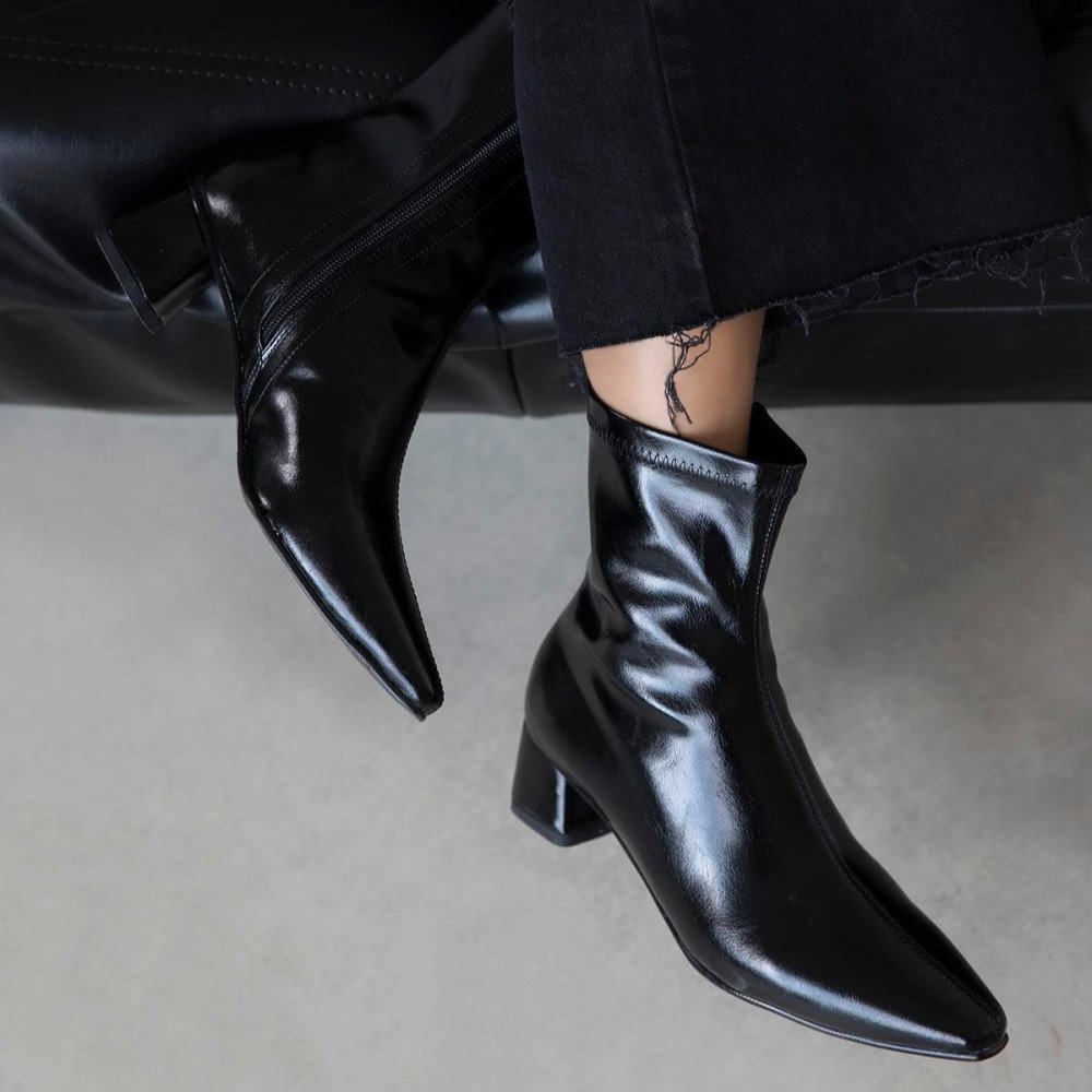 Amor Black Leather