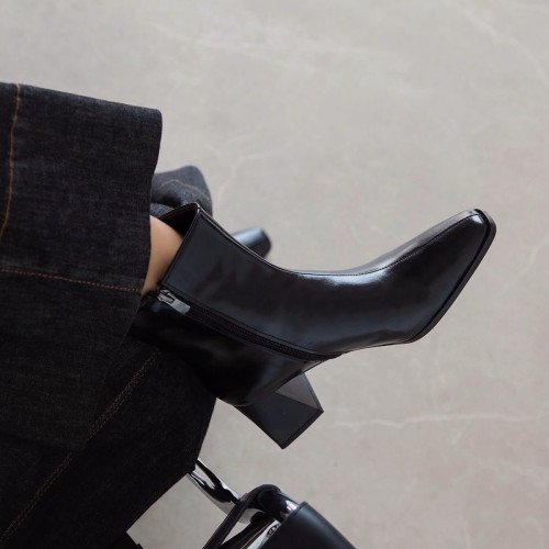 Nora Black Leather