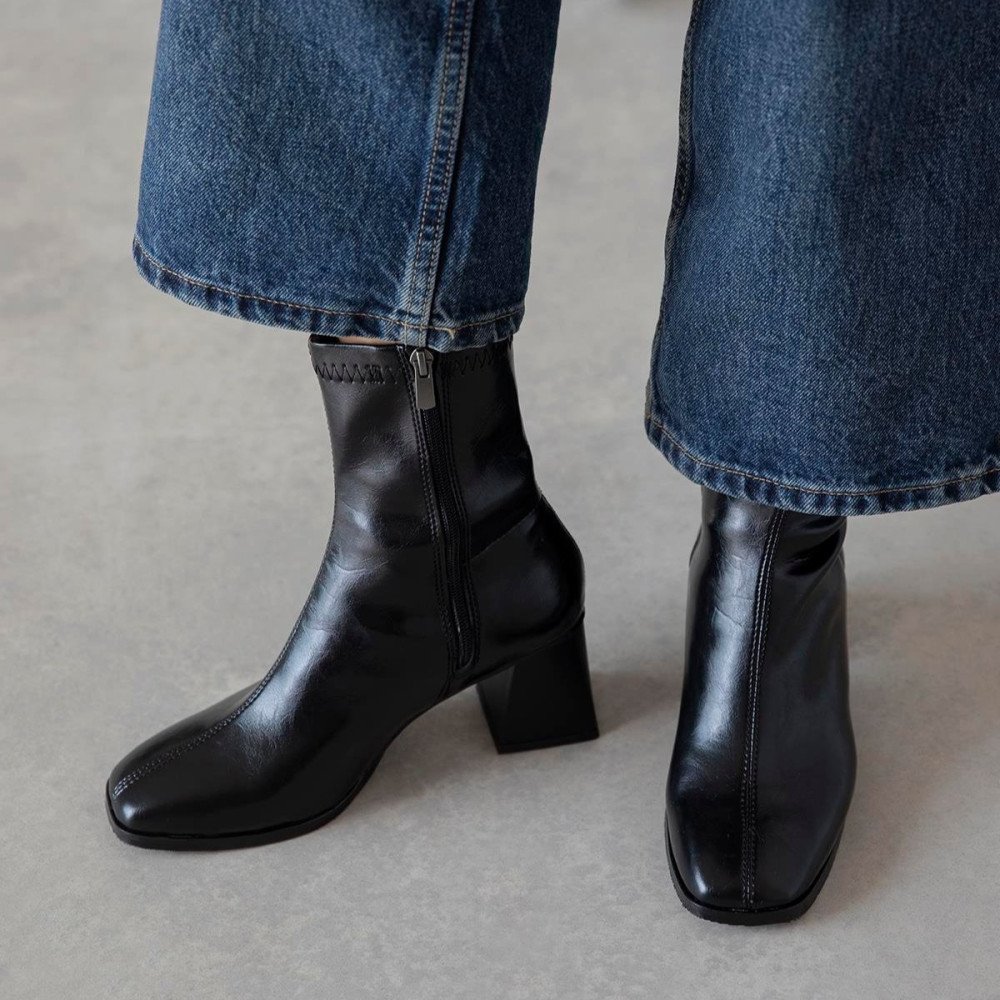 Trev Black Leather