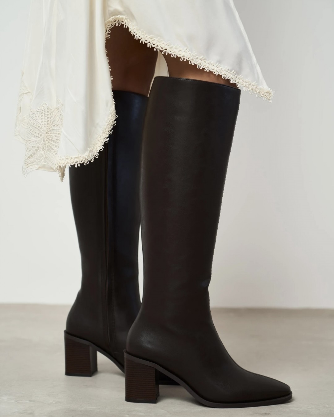 Isabella Dark Brown Isabella Dark Brown