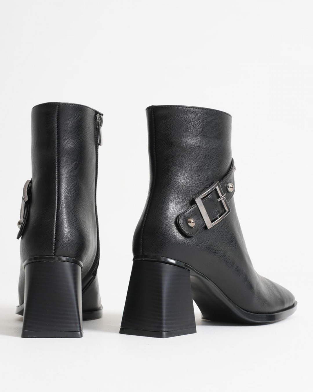 Mera Black Mera Black