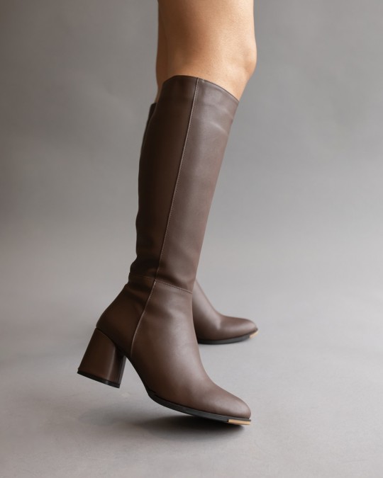 Casper Brown Casper Brown