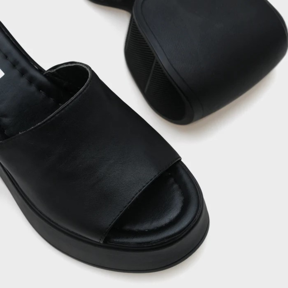 Lena Black (100% LEKURE) Lena Black (100% LEKURE)