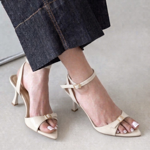 Megy Beige
