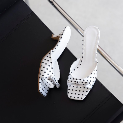 Claus White Dots