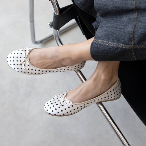 Galo White Dots