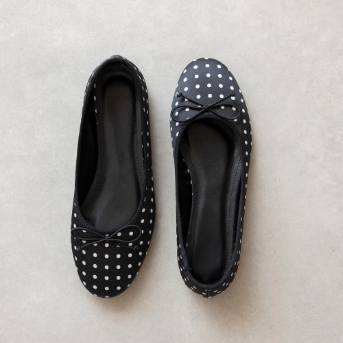 Galo Black Dots